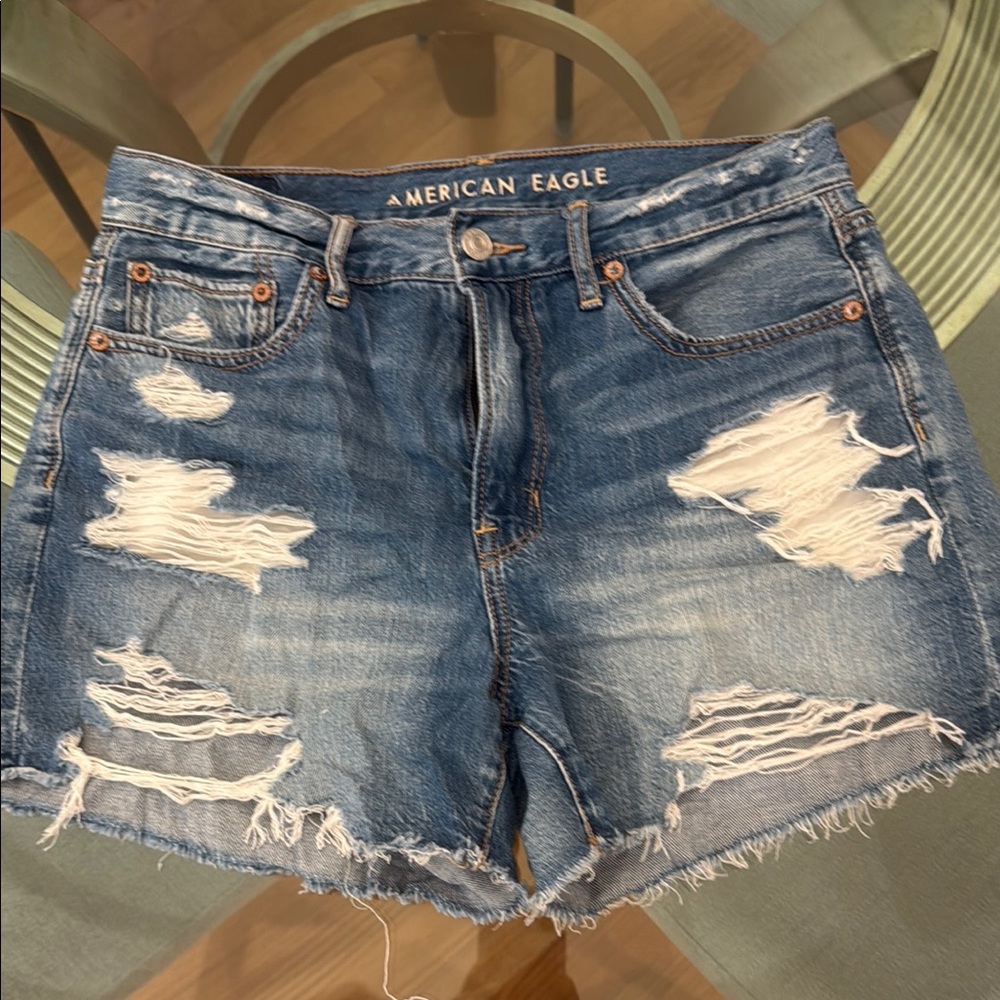 American Eagle Outfitters Distressed Blu Denim Shorts size 4 90s boyfriend short